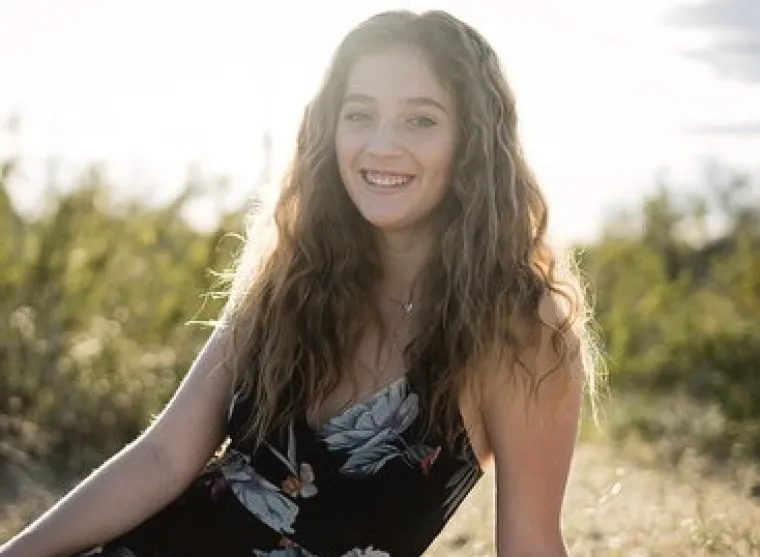 Sarah Sarby Headshot