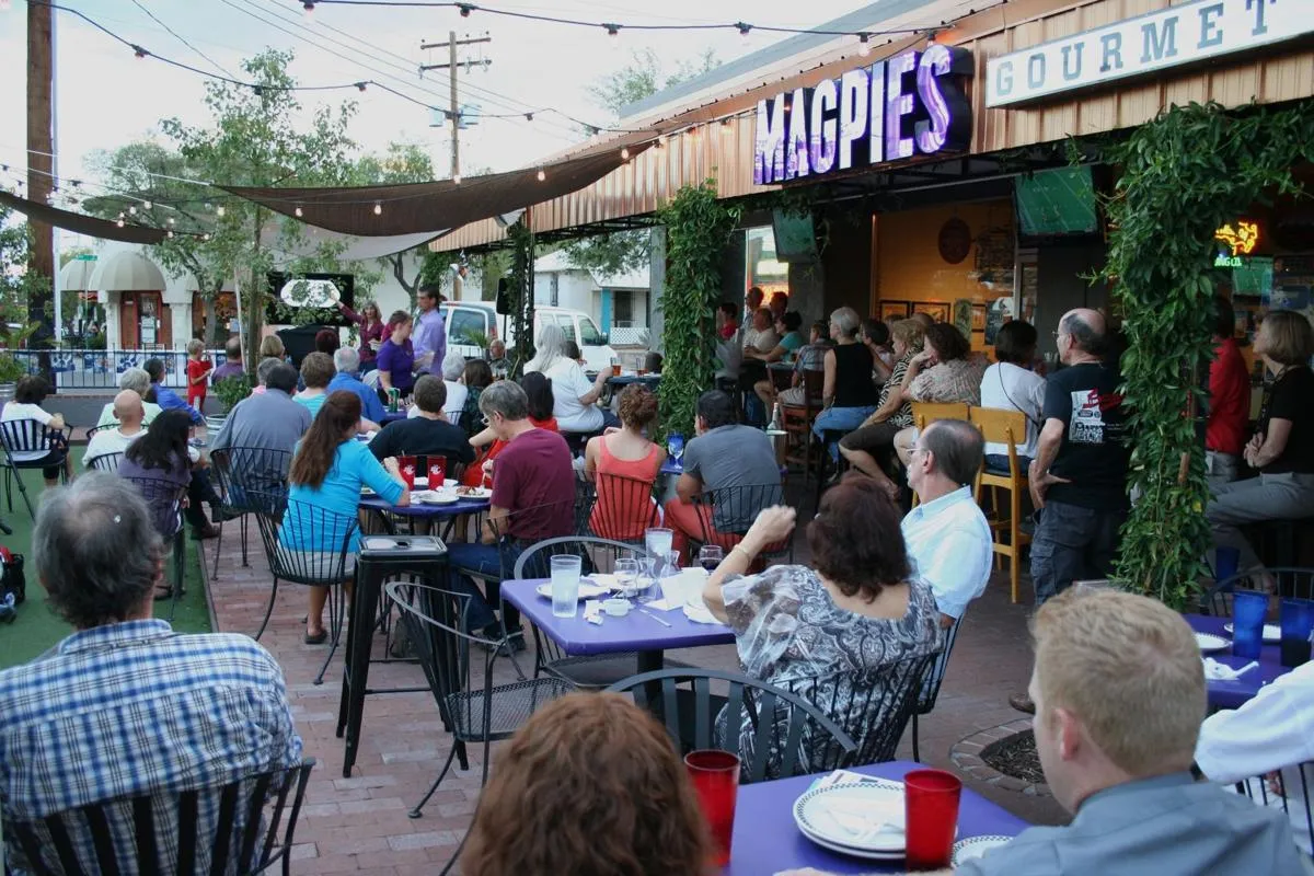 Magpies Gourmet Pizza Downtown